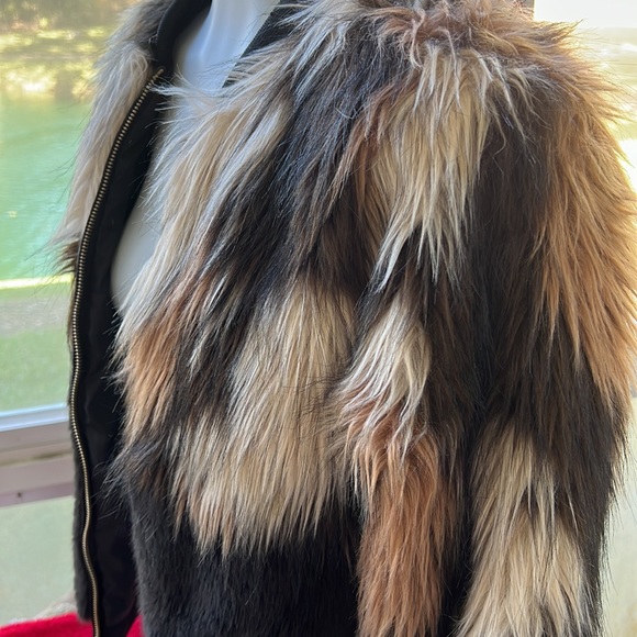 Womens faux fur jacket… new and never worn - Picture 5 of 10
